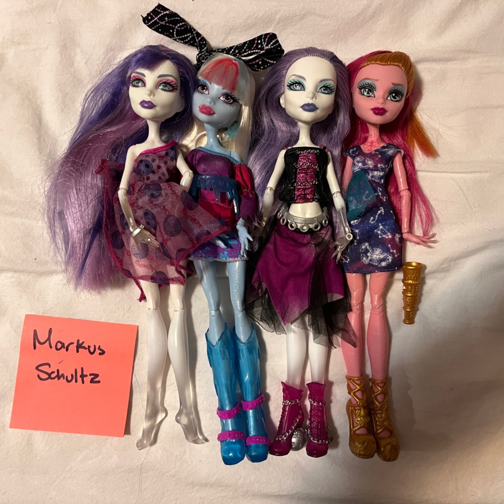 Monster High doll lot of 4